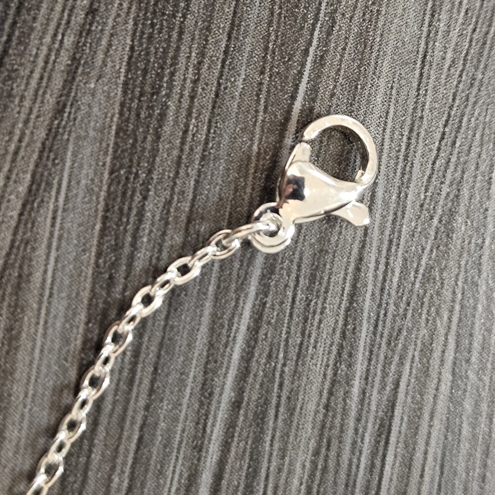 NEW Gold or Silver 'MAMA' Necklace - Picture 4 of 11
